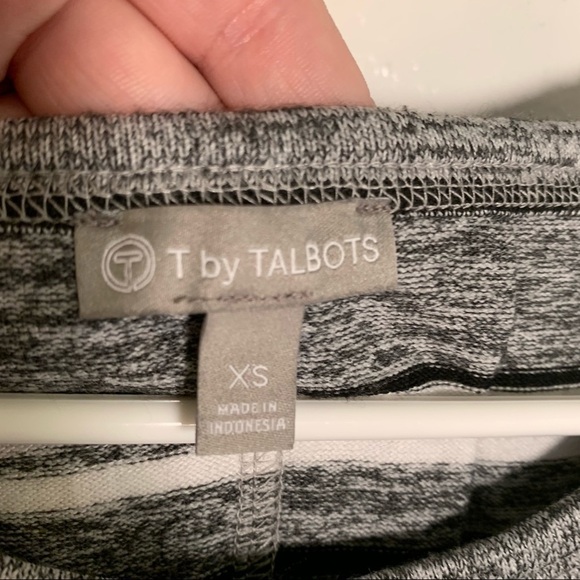T By Talbots Pleated Back Pullover Grey Multi - Picture 7 of 11